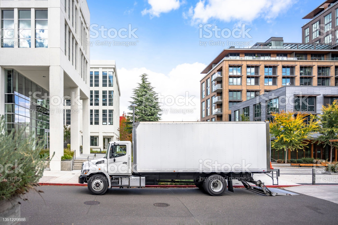 Pick up & delivery image